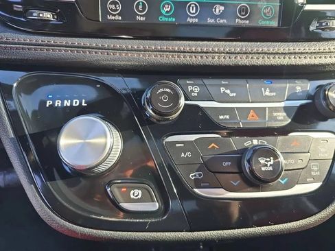 Used 2020 Chrysler Pacifica Limited w/ Quick Oder Package 2EV RED-S FWD image 20