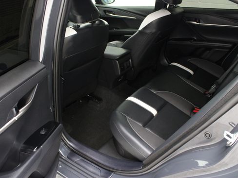 Used 2025 Toyota Camry SE FWD image 27