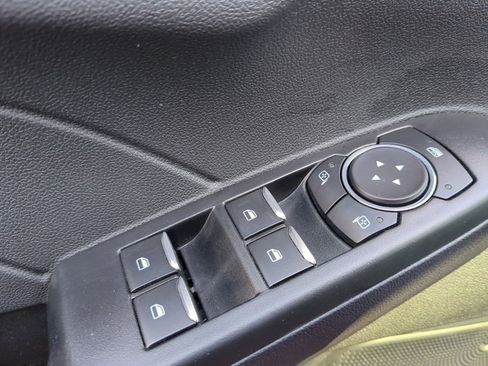 Used 2022 Ford Escape SE w/ SE Sport Appearance Package image 12