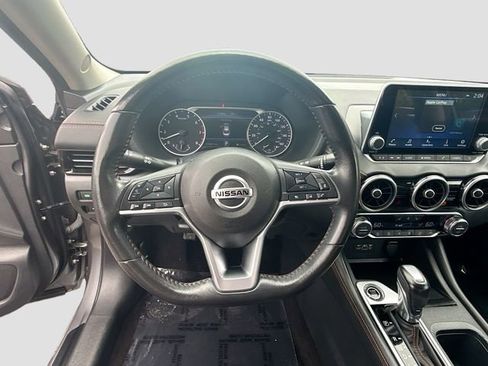 Used 2023 Nissan Sentra SR w/ SR Premium Package FWD image 11