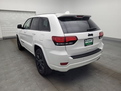 Used 2019 Jeep Grand Cherokee Altitude image 5