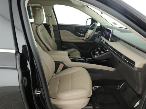 Used 2022 Lincoln Corsair FWD w/ Equipment Group 101A image 14