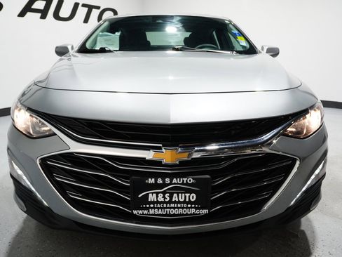 Used 2024 Chevrolet Malibu LT image 2