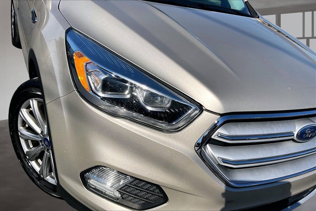 Used 2018 Ford Escape Titanium AWD/4WD image 29