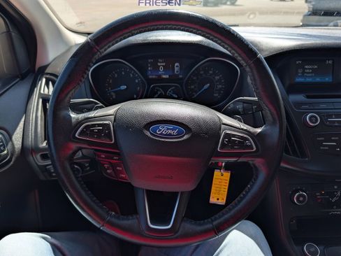 Used 2016 Ford Focus SE w/ SE Sport Package FWD image 12