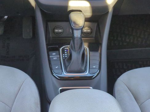 Used 2022 Hyundai Ioniq SE image 17