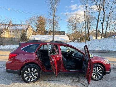 Used 2017 Subaru Outback 2.5i Limited image 9