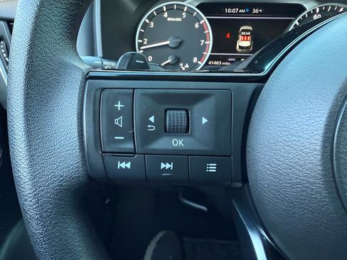 Used 2023 Nissan Rogue SV AWD/4WD image 13