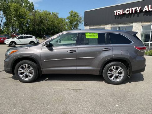 Used 2015 Toyota Highlander XLE AWD/4WD image 3