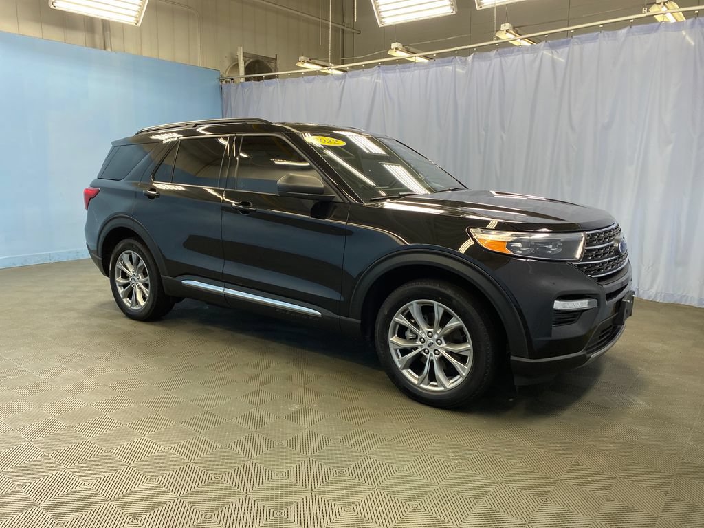 Used 2022 Ford Explorer XLT w/ Equipment Group 202A AWD/4WD image 7