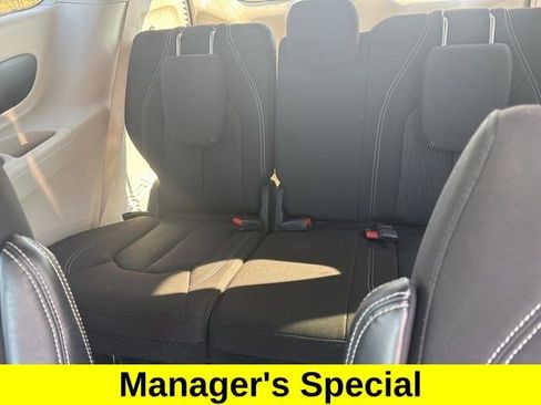 Used 2023 Chrysler Voyager LX FWD image 31