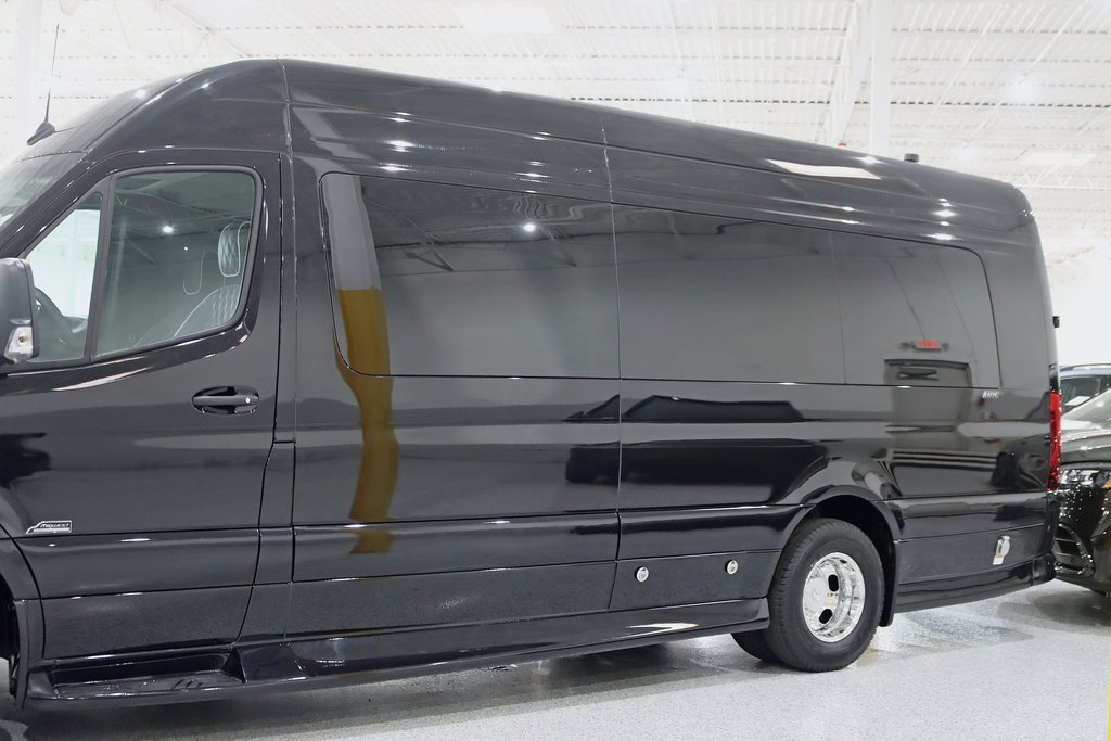 Used 2024 Mercedes-Benz Sprinter 3500 image 3