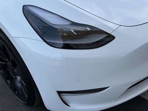 Used 2022 Tesla Model Y Performance image 34