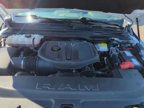 Used 2025 RAM 1500 Laramie w/ Night Edition AWD/4WD image 15