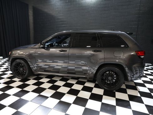 Used 2019 Jeep Grand Cherokee SRT AWD/4WD image 28