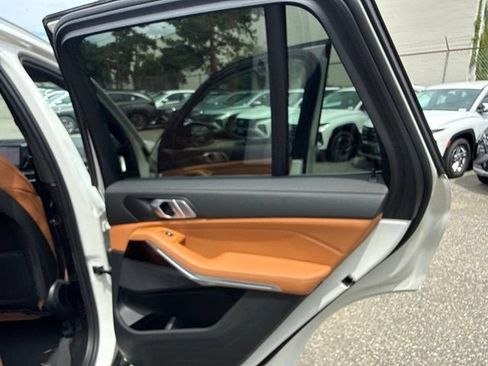 Used 2024 BMW X5 xDrive40i AWD/4WD image 36