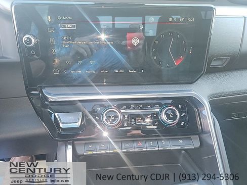 Used 2024 GMC Sierra 1500 Denali w/ Denali Reserve Package AWD/4WD image 15