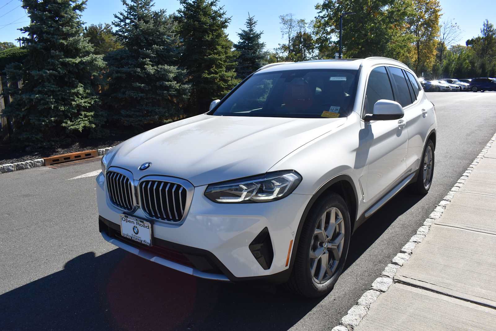 Used 2024 BMW X3 xDrive30i w/ Premium Package AWD/4WD image 3