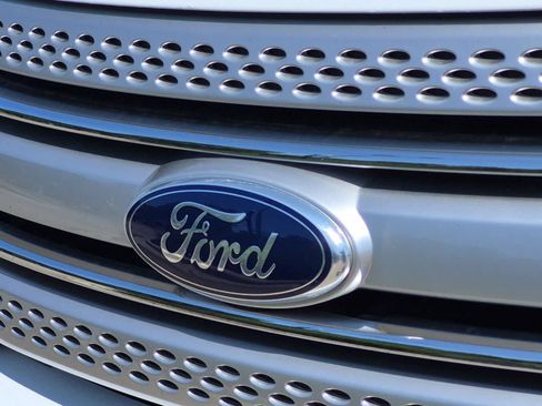 Used 2013 Ford Explorer XLT AWD/4WD image 12