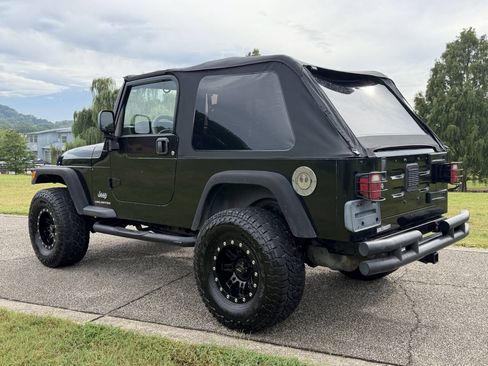 Used 2004 Jeep Wrangler 4WD image 18