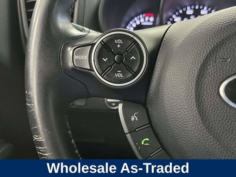 Used 2015 Kia Soul ! w/ Sun & Sound Package FWD image 27