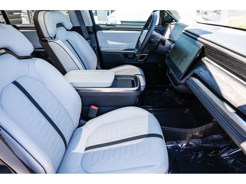 Used 2023 Rivian R1S Adventure Quad AWD/4WD image 18