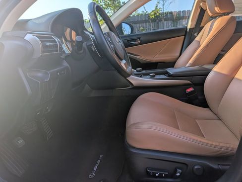 Used 2015 Lexus IS 250 RWD image 7