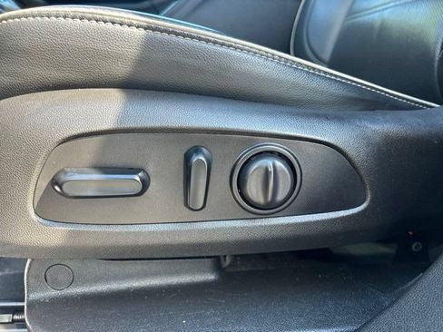 Used 2021 GMC Acadia Denali w/ Denali Technology Package FWD image 17