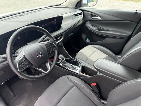 Used 2025 Buick Encore GX Preferred FWD image 10