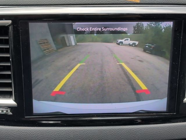 Used 2024 Chrysler Pacifica Touring-L FWD image 17