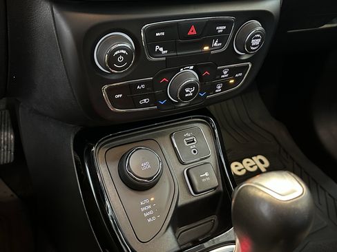 Used 2021 Jeep Compass Limited w/ Elite Interior Group image 13