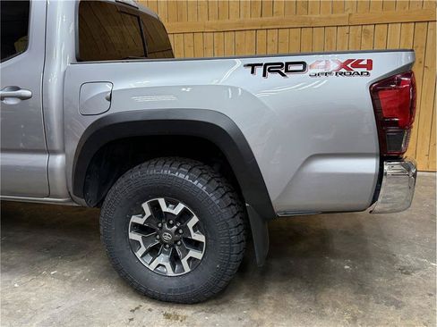 Used 2019 Toyota Tacoma TRD Off-Road w/ TRD Premium Off Road Package AWD/4WD image 9