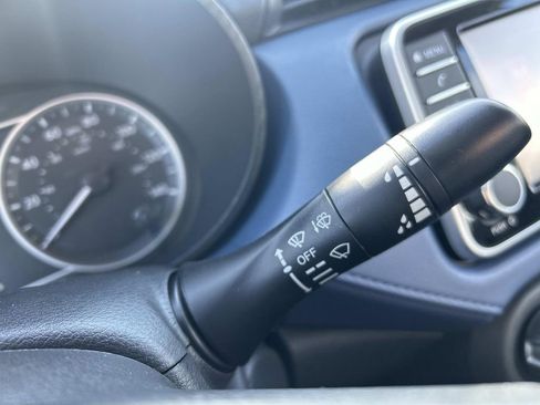 Used 2025 Nissan Versa SV w/ Trunk Package image 26