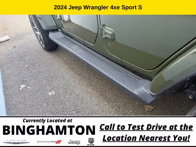 Used 2024 Jeep Wrangler Unlimited w/ Convenience Group AWD/4WD image 8