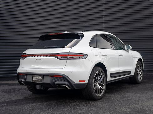 Certified 2025 Porsche Macan image 28