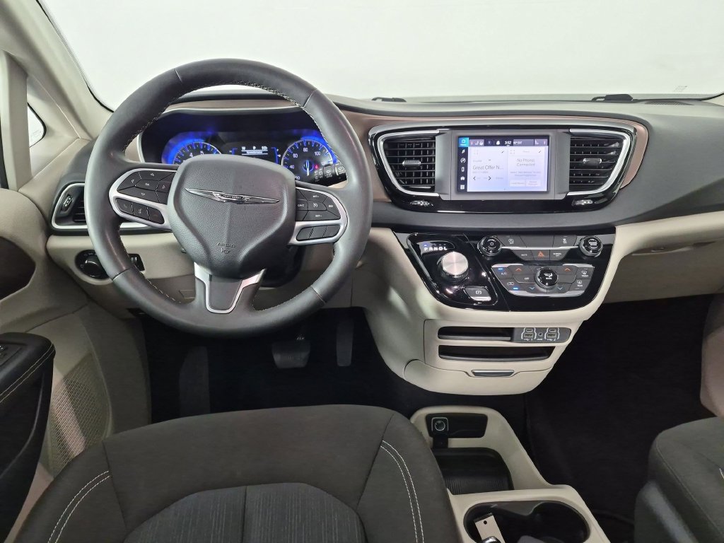 Used 2023 Chrysler Voyager LX FWD image 30