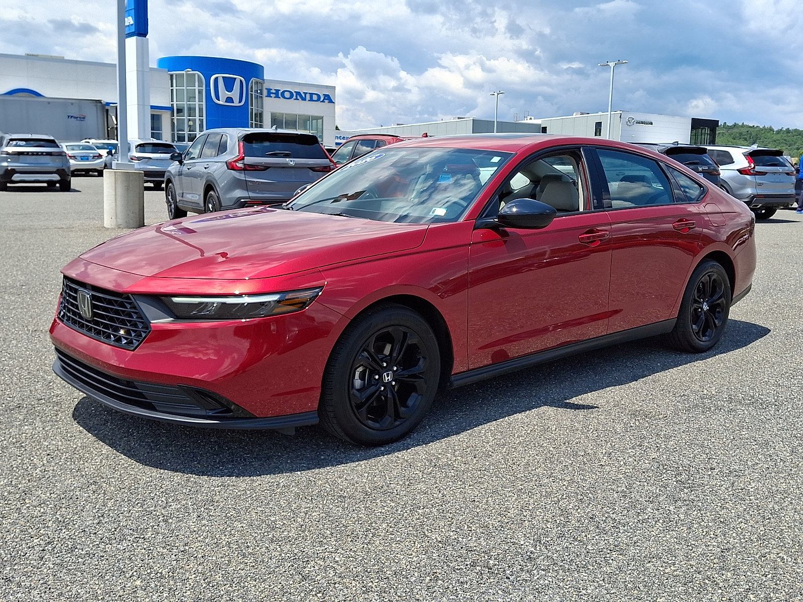 Certified 2025 Honda Accord SE image 4