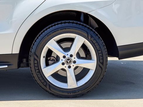Used 2019 Mercedes-Benz GLE 400 4MATIC image 10