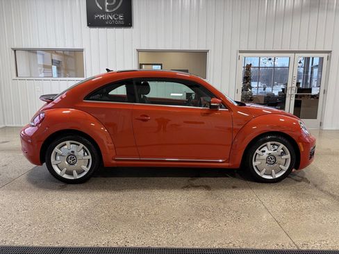 Used 2019 Volkswagen Beetle 2.0T SE w/ SE Premium Package image 6
