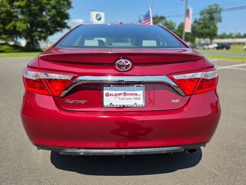 Used 2017 Toyota Camry SE FWD image 5