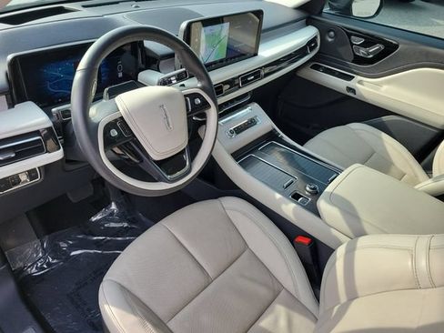 Used 2025 Lincoln Aviator Reserve w/ Illumination Package RWD image 24