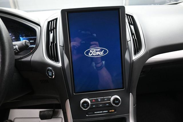 Used 2024 Ford Edge SEL AWD/4WD image 10