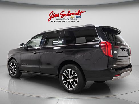 Used 2025 Ford Expedition Platinum image 4