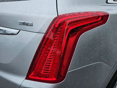 Used 2018 Cadillac XT5 FWD image 7