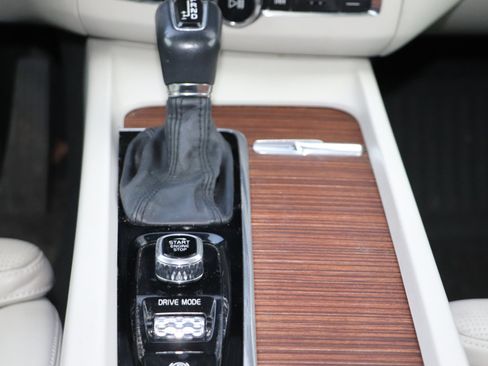 Used 2019 Volvo XC60 T6 Inscription w/ Protection Package image 37