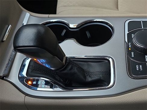 Used 2018 Jeep Grand Cherokee Laredo image 20