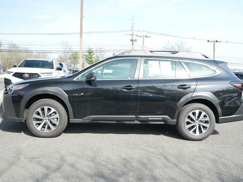 Used 2025 Subaru Outback AWD/4WD image 4