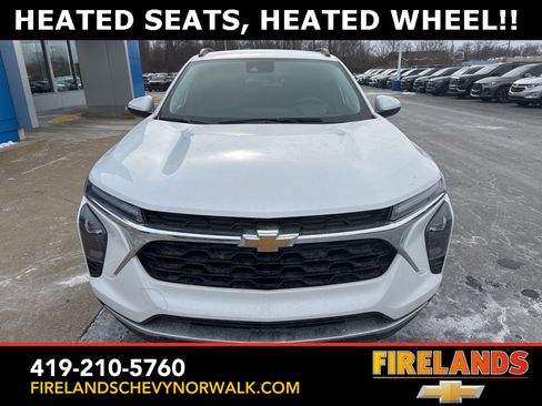 Certified 2025 Chevrolet Trax LT w/ LT Convenience Package image 8
