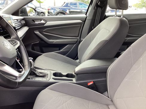 Used 2025 Volkswagen Jetta Sport FWD image 12