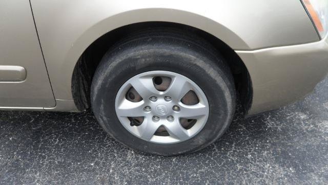 Used 2008 Kia Sedona LX FWD image 8